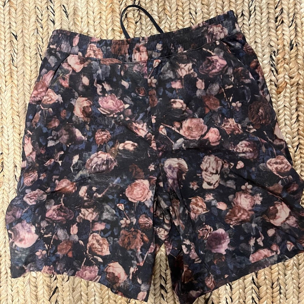 lululemon athletica Floral Men's Athletic Shorts - Black and Pink